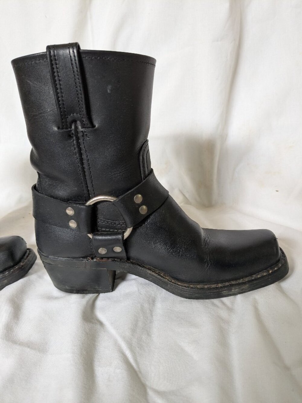Frye Black "Harness 8R" Leather Boots size 6M - Picture 4 of 9